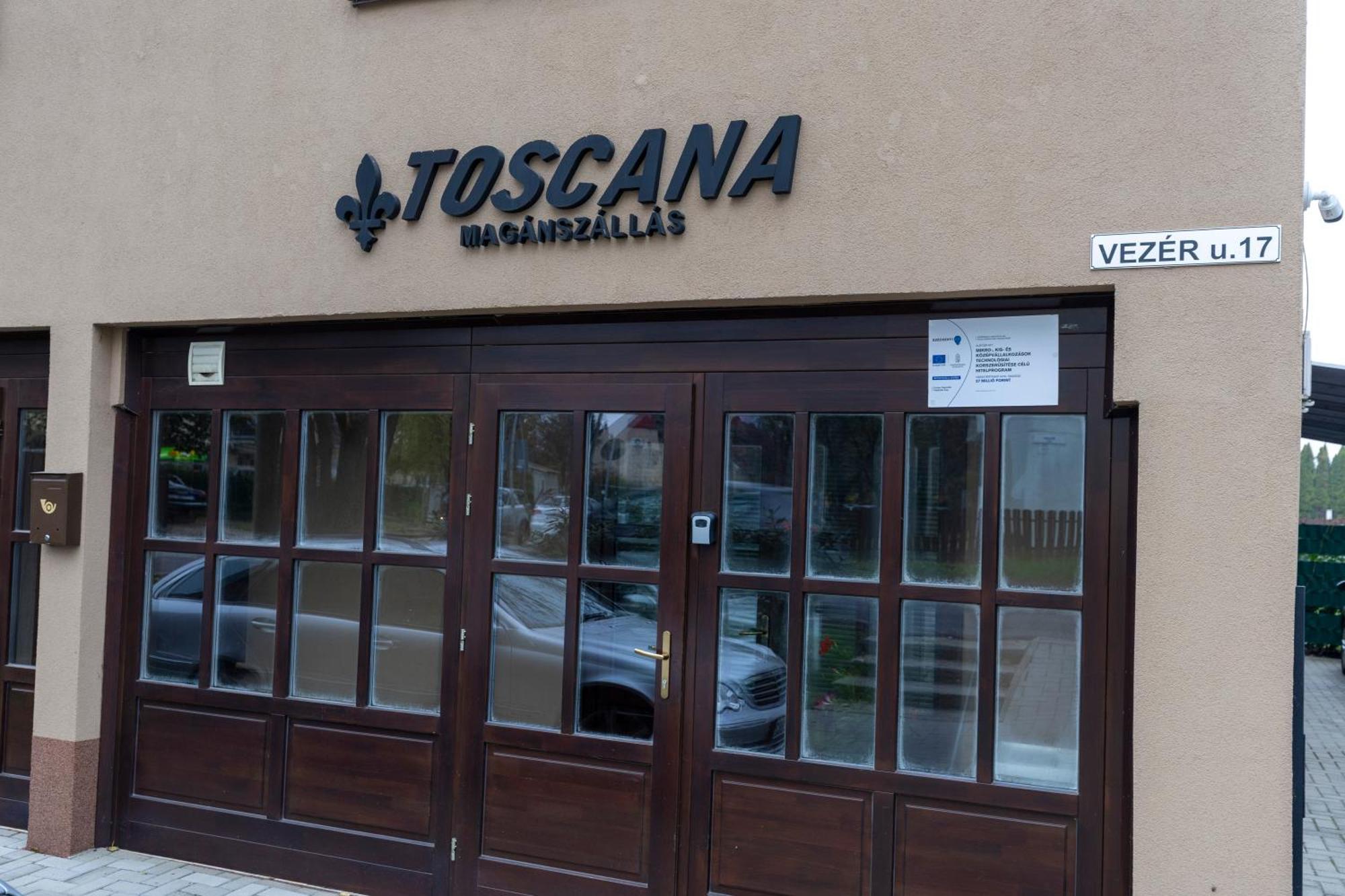 Toscana Debrecen Extérieur photo